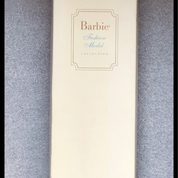 New Muffy Roberts Silkstone Gold Label Collector's Barbie with Box and Tissue - Picture 11 of 15